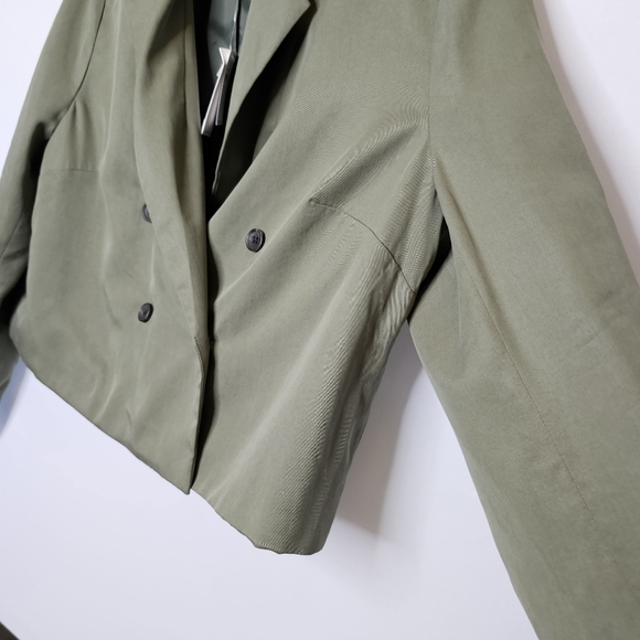 2/$50 🌵 | NWT | Banana Republic | Green Cropped Blazer - Picture 6 of 10
